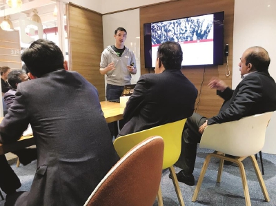 90704_p12_b.jpg 90704_p12_b.jpg