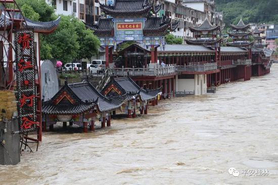 7dc7-hyeztys2036845.jpg 7dc7-hyeztys2036845.jpg