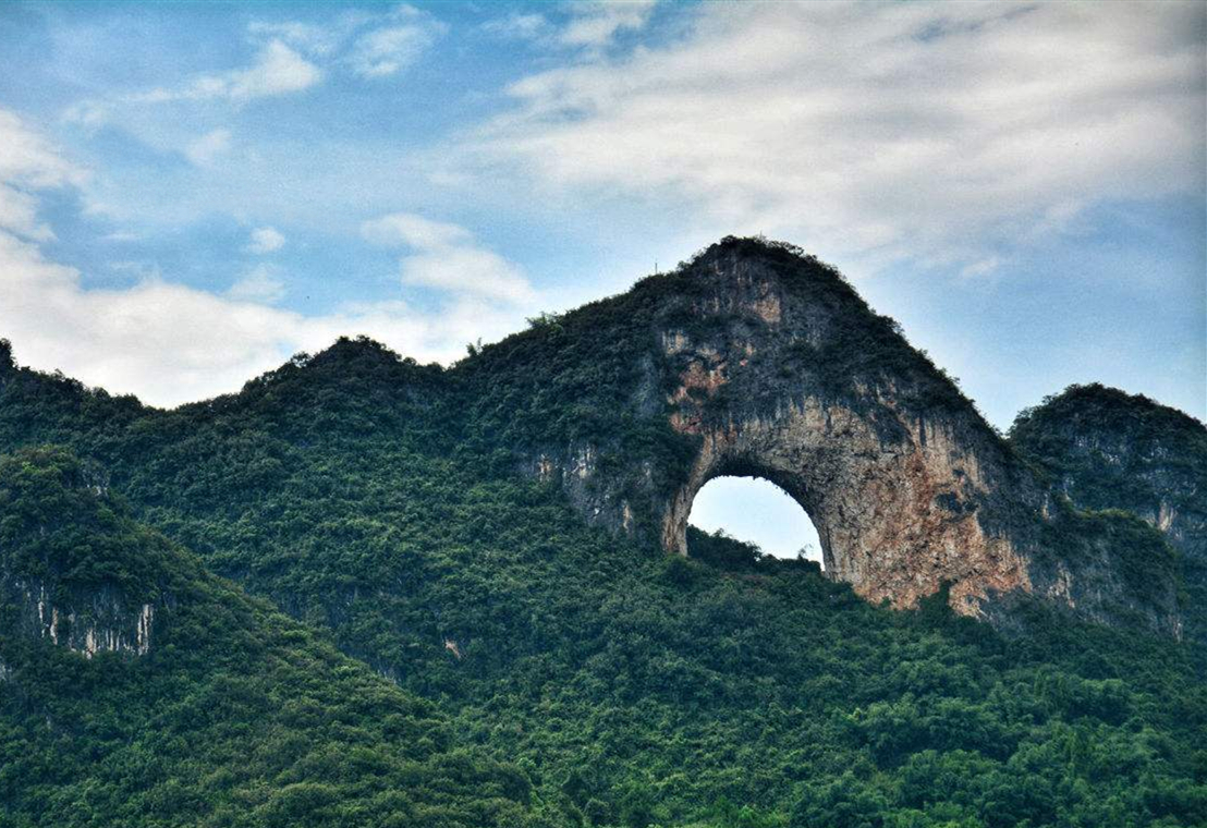 今江西上饶月亮山，即姚邹夫妇同游之地月岩.jpg