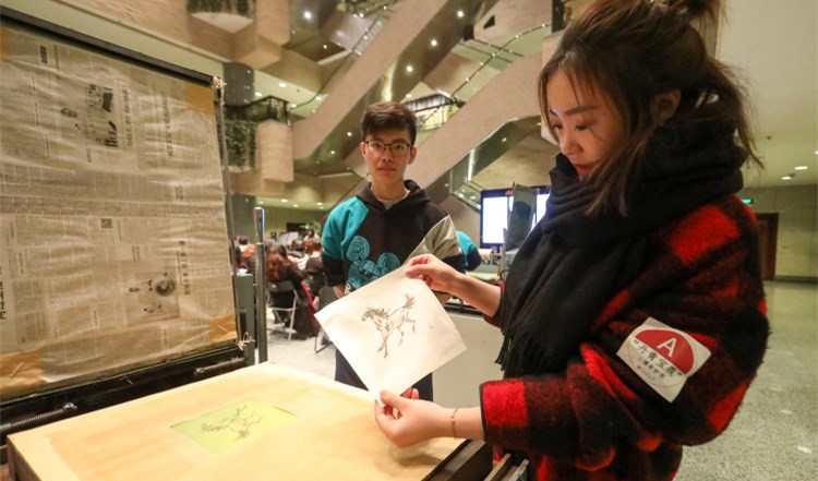 李婷2_副本.jpg 李婷2_副本.jpg