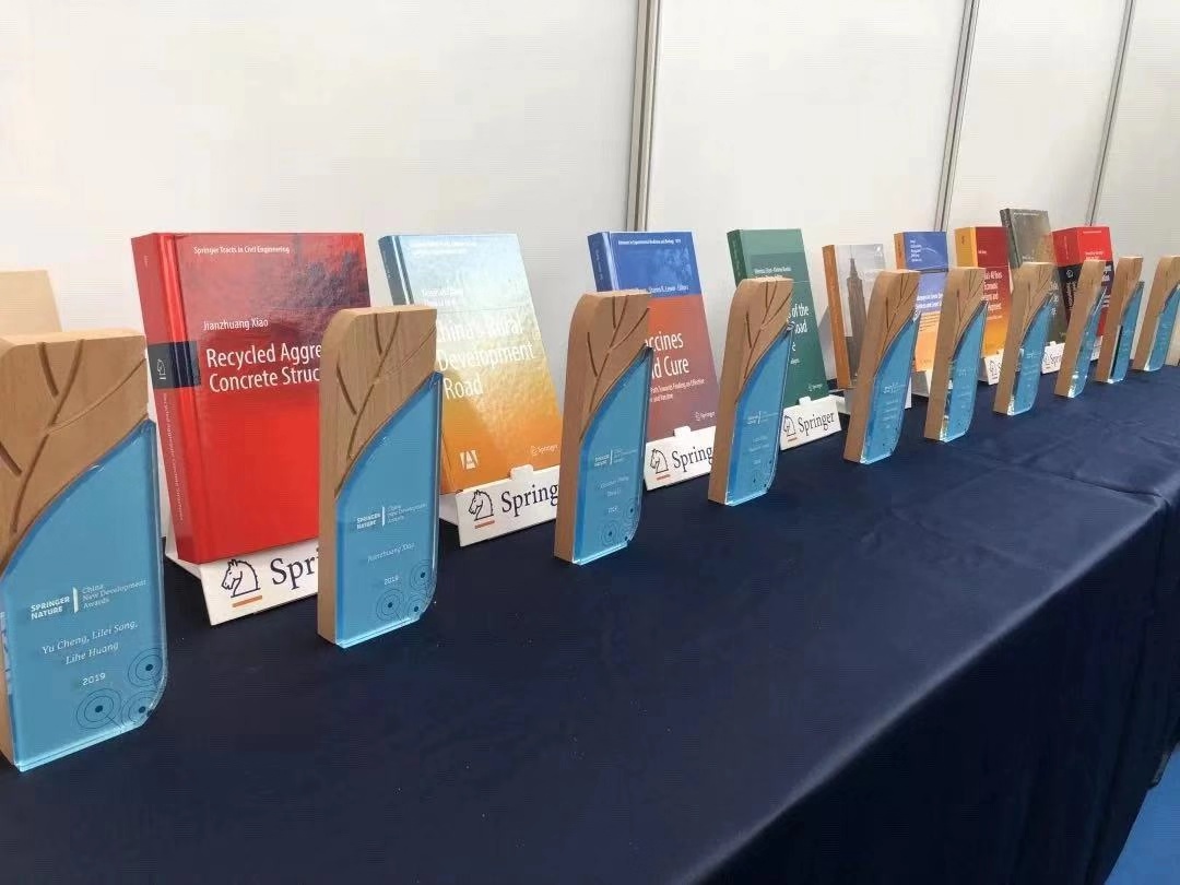 1041520090.jpg 1041520090.jpg