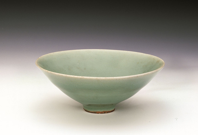 内南宋龙泉窑青瓷斗笠碗_副本.jpg