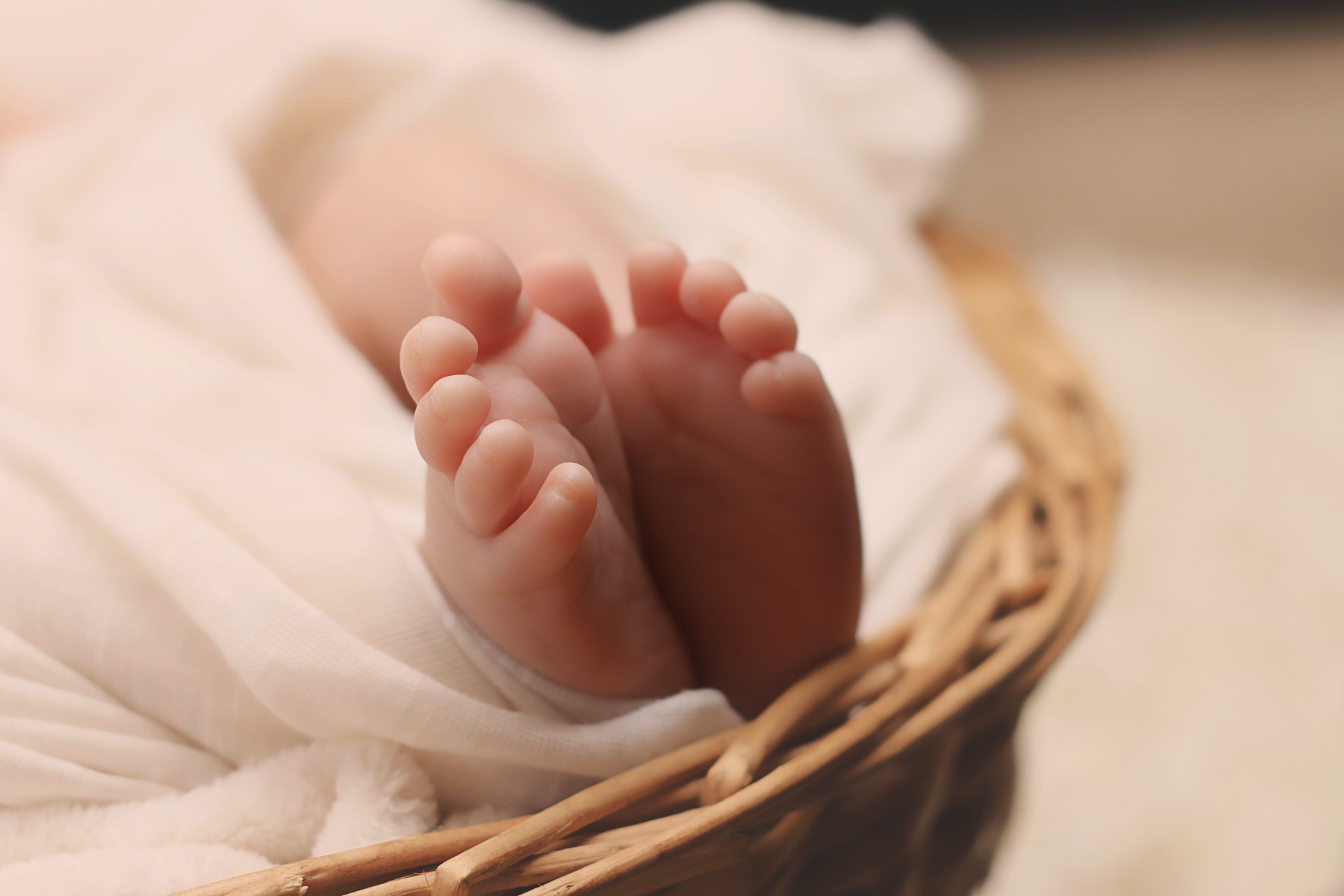 baby-s-feet-on-brown-wicker-basket-161534.jpg baby-s-feet-on-brown-wicker-basket-161534.jpg