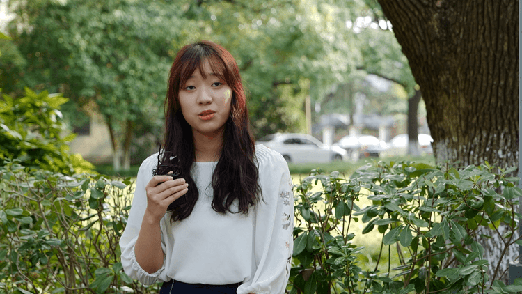 上海大学学生访谈1.gif