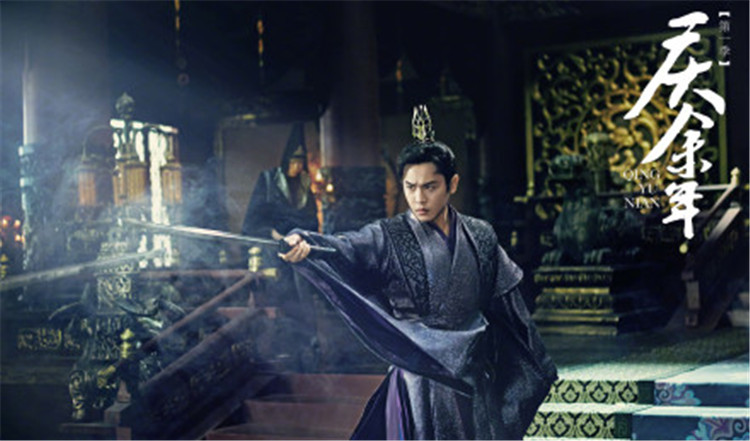 张若昀.jpg 张若昀.jpg