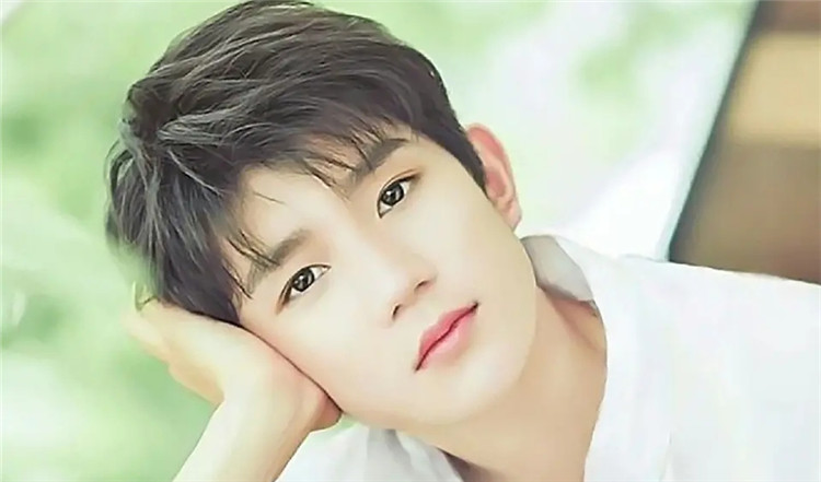 王源照片.webp_副本.jpg 王源照片.webp_副本.jpg