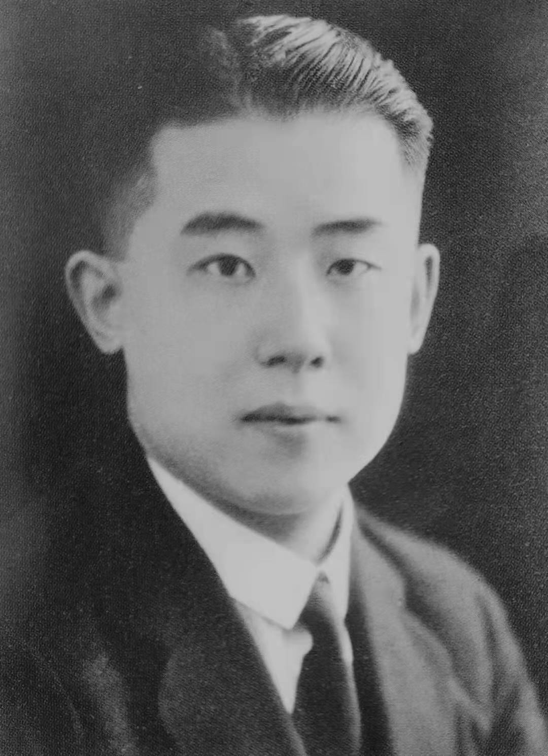 张国伟：费巩，1928年摄于英国.jpg