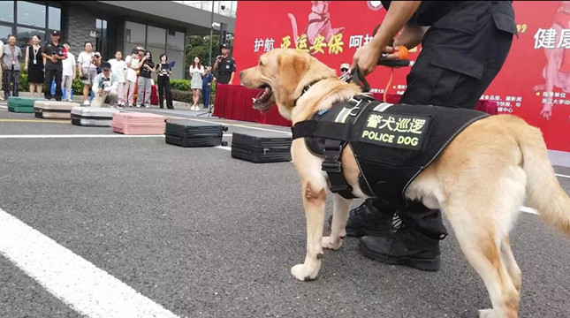 内 844bc58d1bec47_副本.jpg 内 844bc58d1bec47_副本.jpg